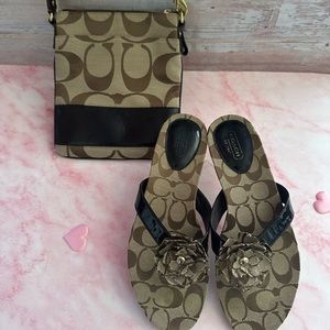 🫧Coach Women’s Beige Crossbody Purse & Flip Flops - Set🫧